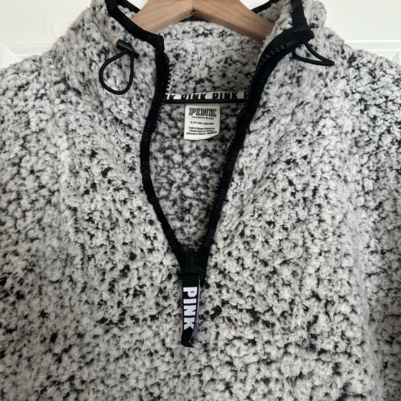 Victoria's Secret Pink Black and White Sherpa - Picture 5 of 7